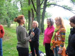 Tagesverlauf einer NLP-Ausbildung NLP Köln Gruppe im Wald